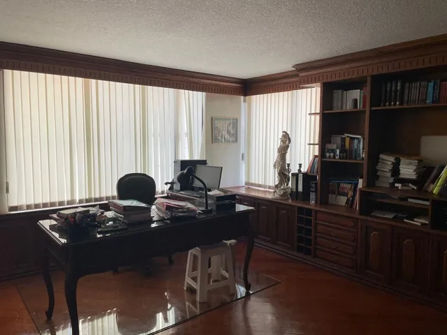 Amplia y Cómoda Casa con 4 Habitaciones de 860 m² en Venta Sector Miravalle Dentro de Urbanización — imagen 3