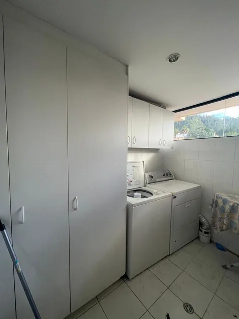 Amplia y Cómoda Casa con 4 Habitaciones de 860 m² en Venta Sector Miravalle Dentro de Urbanización — imagen 2