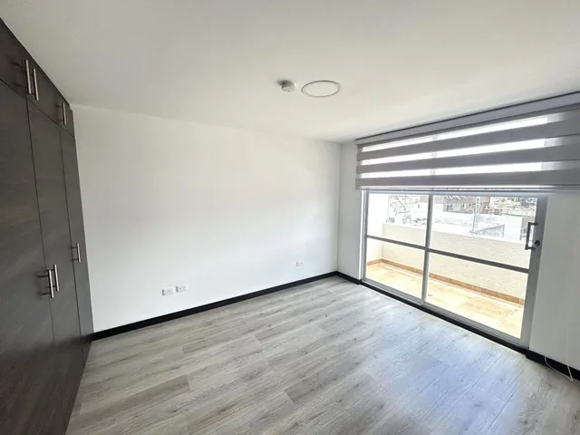 Venta Casa Moderna Cuatro Dorm. Terrraza — imagen 2