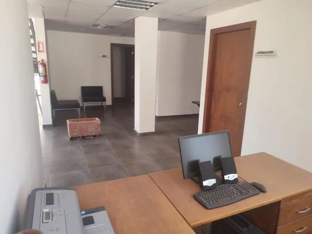 Terreno con Edificio de Oficinas en La Cristiania — imagen 3