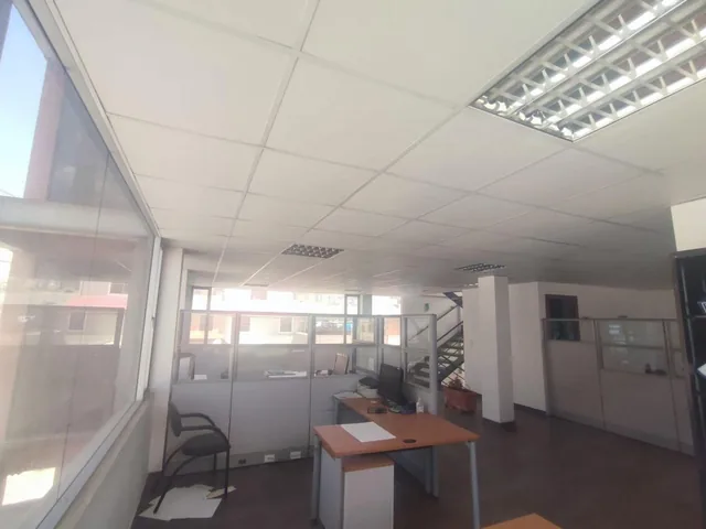 Terreno con Edificio de Oficinas en La Cristiania — imagen 2