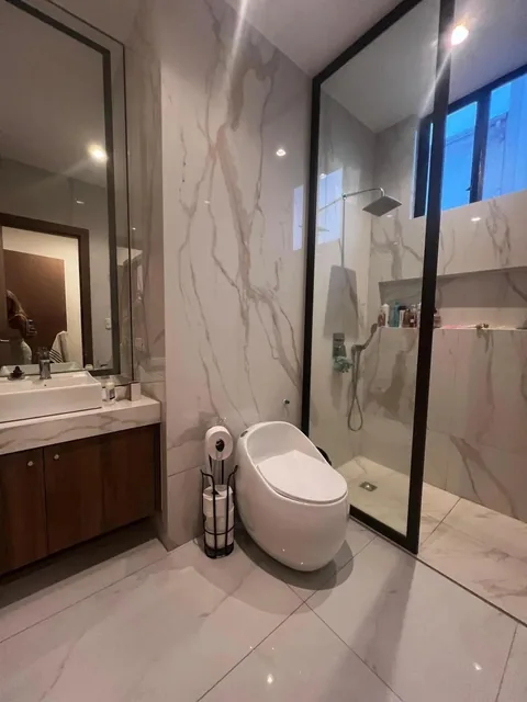 Samborondon Km 2.5 Riverside Departamento Vista Al Rio Planta Baja en Venta, Guayas — imagen 4