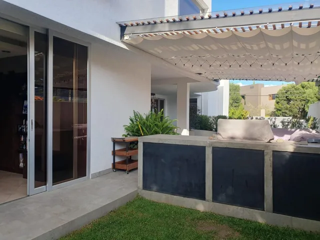 Casa Moderna Dentro de Urbanizacion Cerca Cole Menor — imagen 4