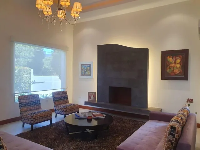 Casa Moderna Dentro de Urbanizacion Cerca Cole Menor — imagen 2