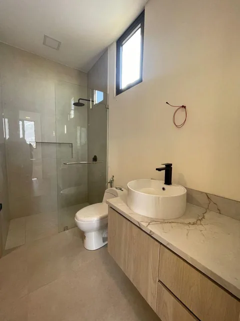 Vendo Casa de Estreno en Urb. Aires del Norte, Guayas — imagen 2