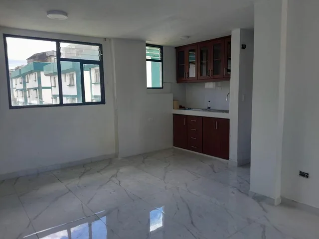 Vendo Departamento Remodelado con Parqueadero y Secadero Hermosa Vista a La Ciudad, Av de Los Grana — imagen 5
