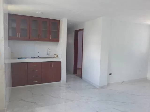 Vendo Departamento Remodelado con Parqueadero y Secadero Hermosa Vista a La Ciudad, Av de Los Grana — imagen 2