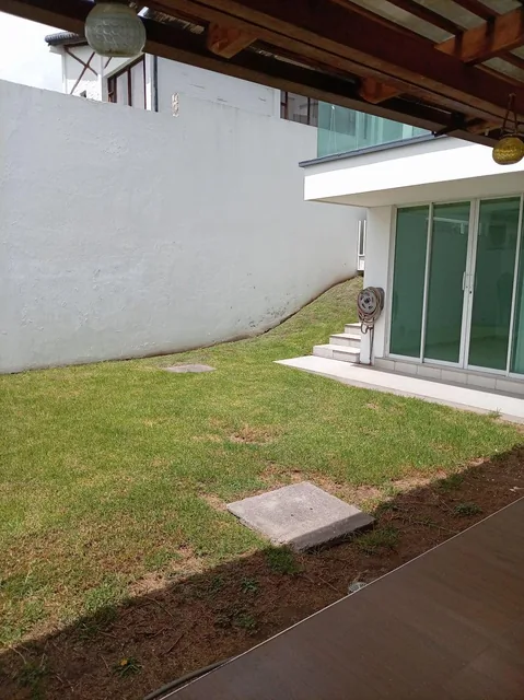 Casa con 3 Recámaras en Venta en Cumbayá, 315 m² de Terreno — imagen 4