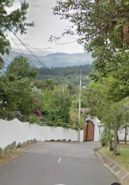 Vendo Propiedad con Terreno de 3000 m Mas Construccion - Lumbisi - Cumbaya - *mm — imagen 2