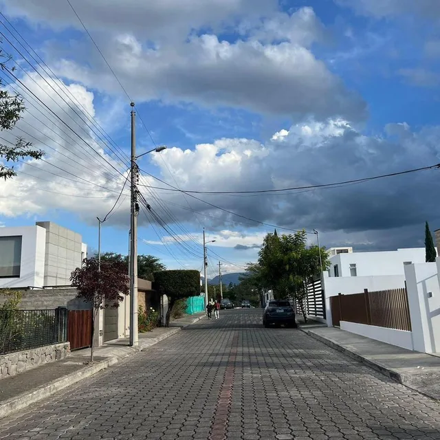 Lote de Venta 500 m a 6 Minutos de Cumbaya Vía Nayon Urbanizacion Privada Seguridad 24/7 — imagen 5