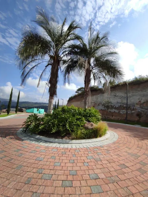 Vendo en Cumbaya, Terreno 1.171 m², con Vista, Sector Santa Ines! Excelente Opción! — imagen 4