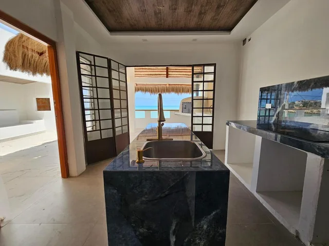 Se Vende Hermosa Casa con Vista Al Mar Unica a Precio Reducido en Salinas — imagen 4