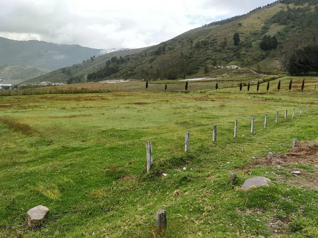 Venta Terreno Calacali 29.9 Has. Incluye 8 Has Planas. Estudio Fotovoltaico — imagen 3
