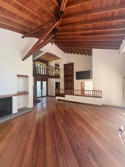 Cumbaya. en Urbanización de Lujo. Hermosa Casa — imagen 5