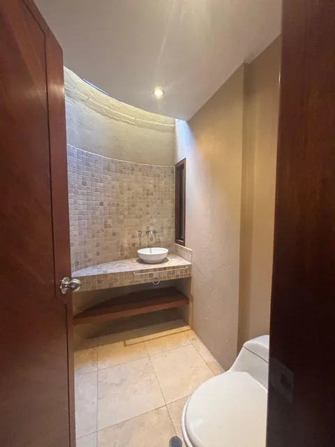 Cumbaya. en Urbanización de Lujo. Hermosa Casa — imagen 2