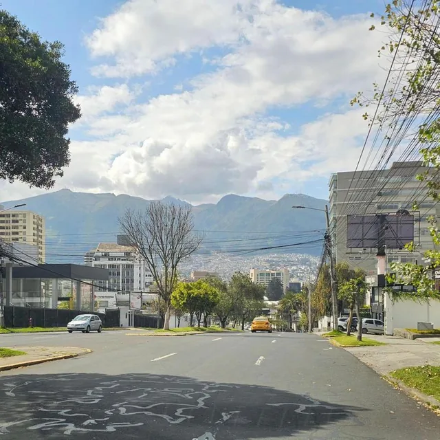 Casa Comercial en Venta, Sector Gonzalez Suarez. Provincia de Pichincha — imagen 4