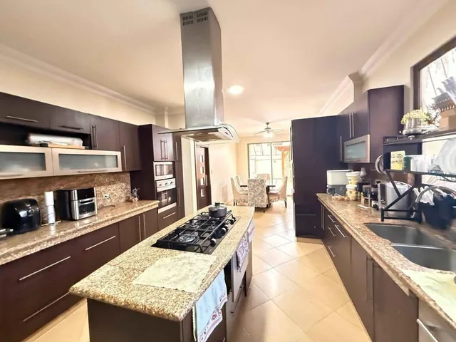 Venta de Casa en Urb. Río Lindo Km 6 La Puntilla Samborondón, Guayas — imagen 5