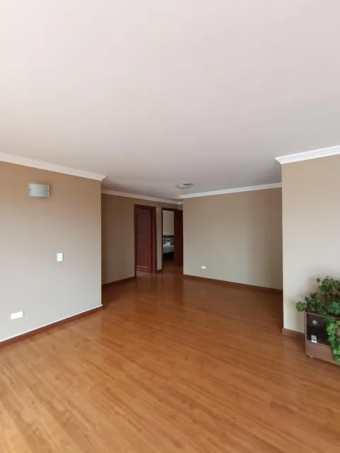 Vendo Expectacular Departamento3 Dorm. con Terraza 85 m² Parqueos 2 — imagen 4