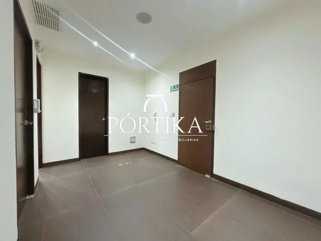 Venta Oficina - Edificio Blue Towers - Kennedy Norte, Guayas — imagen 2