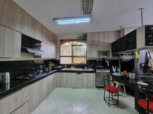 Casa en Venta, Urb. Estancias del Rio, Samborondon, Guayas — imagen 2