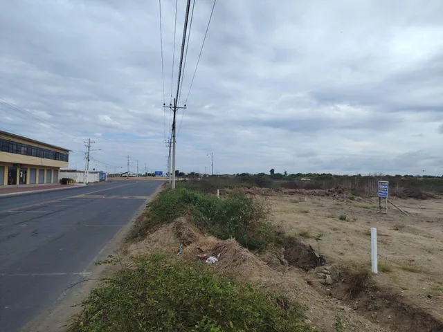 Vendo Terreno Esquinero de 1500 m² en La Via Principal de Punta Carnero Salinas — imagen 2