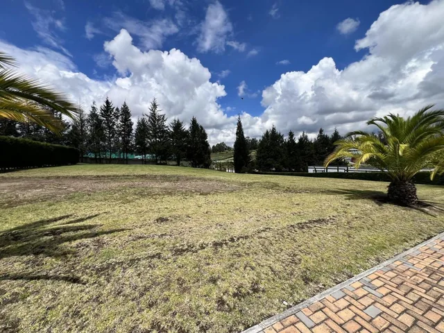 Terreno de Venta Ubicado en Puembo Dentro de Urbanización. Sector Colegio Americano — imagen 4