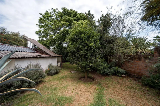 Terreno de 2.386 m² con Casa Estilo Suizo — imagen 3
