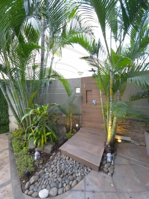 Ciudad Colon - Casa Esquinera de Lujo en Venta - Norte de Gquil, Guayas — imagen 4
