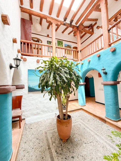 Vendo Amplia Casa Urbanización Los Almendros - Cumbaya — imagen 3