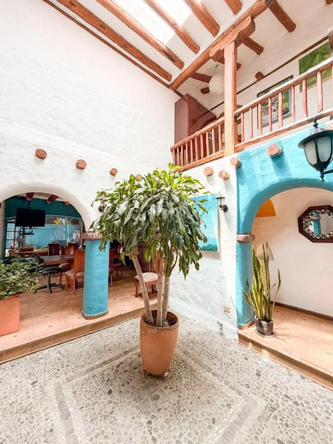 Vendo Amplia Casa Urbanización Los Almendros - Cumbaya — imagen 2