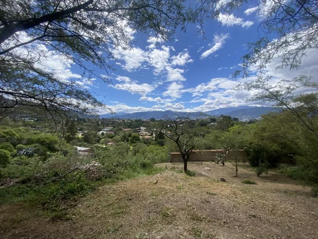 Terreno de Venta en Una de Las Mejores Urbanizaciones de Cumbayá. Para 3 Casas — imagen 3