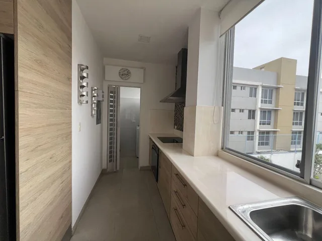 Se Vende Dpto. en Bosques de Los Ceibos con Ascensor, Guayas — imagen 2