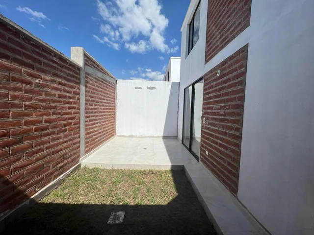 Mv - Sector Puembo, en Venta Casa Vip a Estrenar 3d 105 m², Aplica Credito Miti - Miti — imagen 2