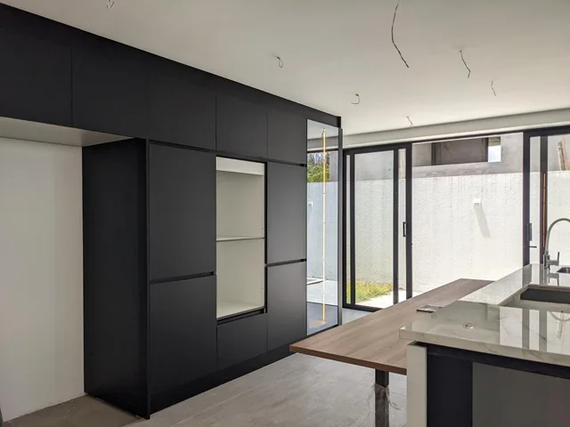 Venta Espectacular Casa 4 Dorm., Piscina, Urbanización Exclusiva de Nayón — imagen 5