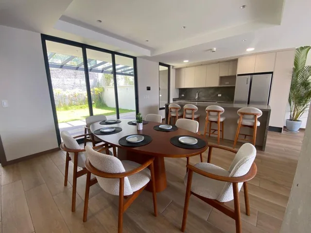 Casa de Lujo de 403 m² con 4 Habitaciones de Venta en Campo Alegre — imagen 5