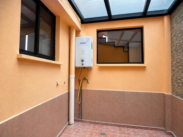 En Venta Casa de 3 Dorm. en Santa Rita - Solanda - Sur de Quito — imagen 4
