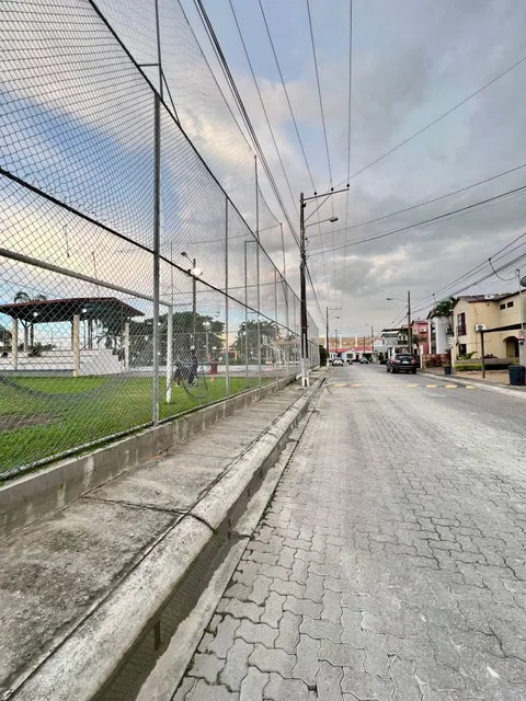 Se Vende Terreno Esquinero en Urbanización Villa Club, Guayas — imagen 2