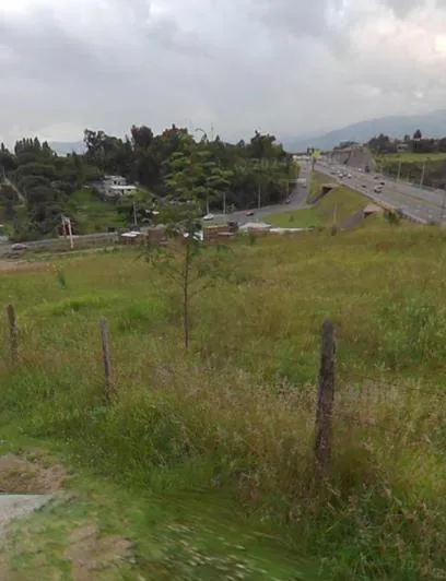En Venta Terreno Comercial 9.600 m² en El Escalón Tumbaco — imagen 4