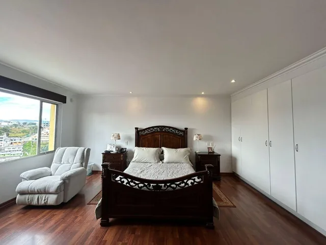 Hermosa Casa de 4 Habitaciones a La Venta Cerca a La Embajada Americana — imagen 5