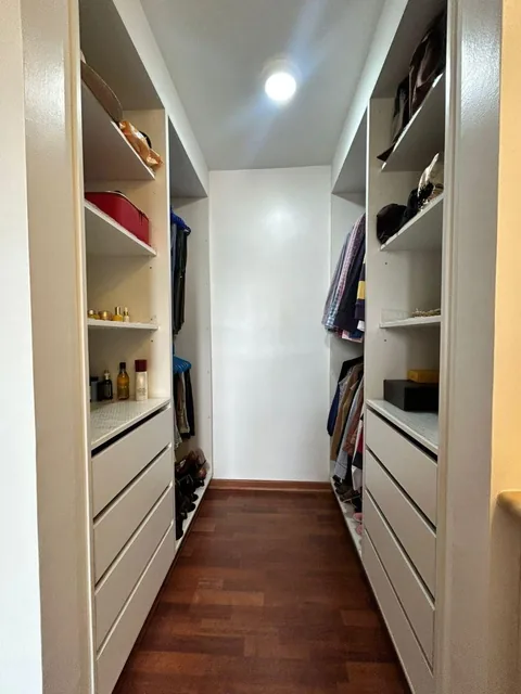 Hermosa Casa de 4 Habitaciones a La Venta Cerca a La Embajada Americana — imagen 4