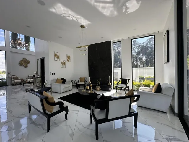 Casa en Venta Urbanizaciòn Puembo 600 Mtrs Construcciòn Piscina Lote 1100, Ascensor — imagen 3