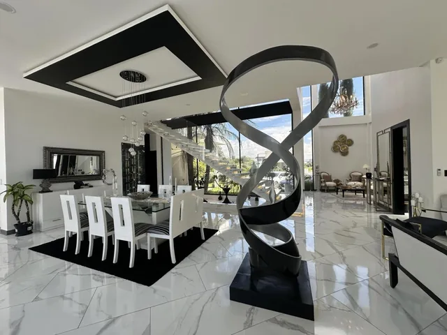 Casa en Venta Urbanizaciòn Puembo 600 Mtrs Construcciòn Piscina Lote 1100, Ascensor — imagen 2