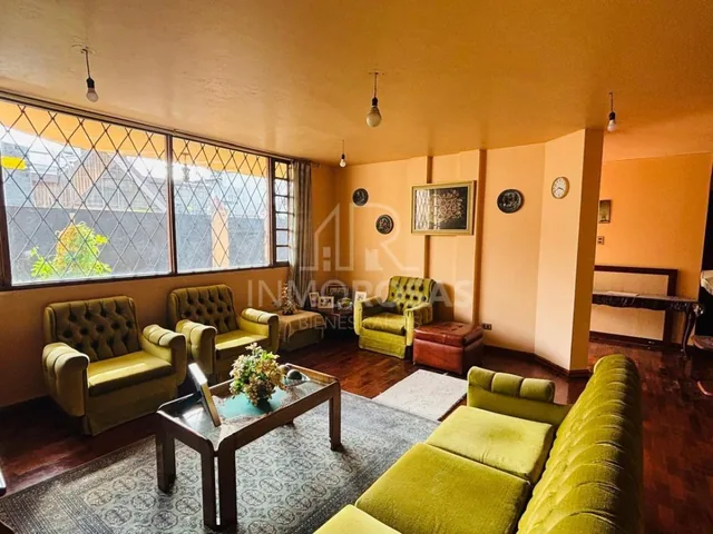 Oportunidad! Casa $190.000 de 4 Dorm. Sector Real Audiencia - Col. Matovelle — imagen 5