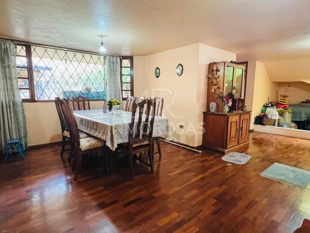 Oportunidad! Casa $190.000 de 4 Dorm. Sector Real Audiencia - Col. Matovelle — imagen 4