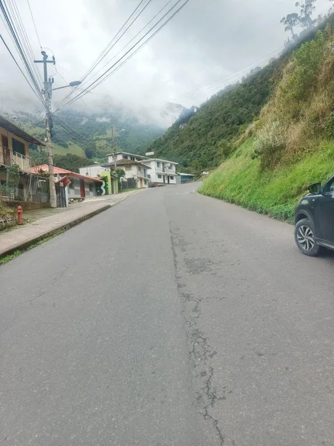 Vendo Terreno en El Centro de Papallacta con Casita de Madera por Remodelar y Agua Termal, Napo — imagen 5