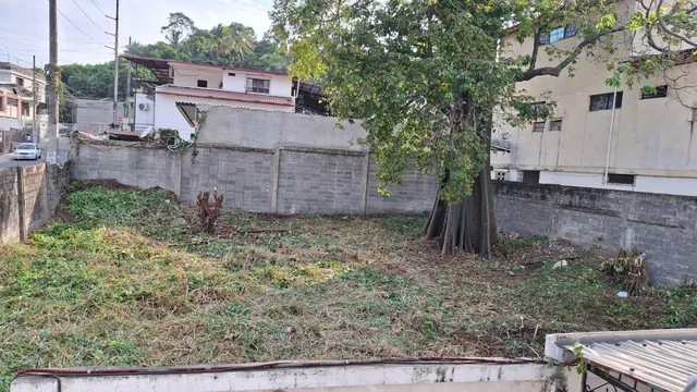Venta de Terreno Bi Familiar con Buen Frente en Los Ceibos Zona Cerrada, Guayas — imagen 3