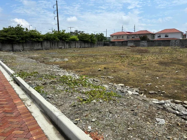 $1.100 Cada m² Samborondón, Vendo Terreno Esquinero Junto a Hipermarket Buijo. Guayas — imagen 2