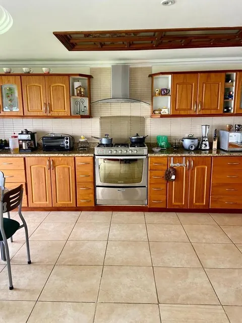 Hermosa Casa en Venta, Sector El Constitucional, Azuay — imagen 2