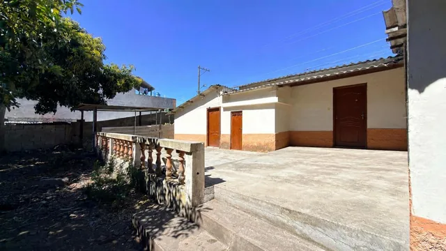 Casa en Venta con Amplio Terreno en Cotacachi, Imbabura — imagen 4
