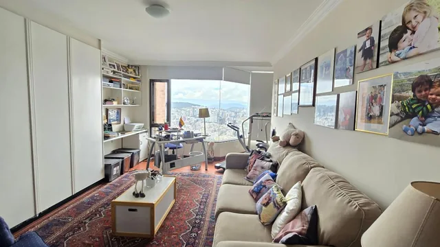 Exclusivo Departamento de Lujo Totalmente Remodelado con Espectacular Vista Panorámica a La Ciudad | — imagen 2